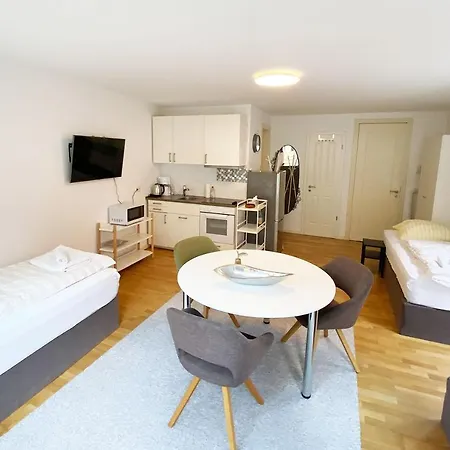 公寓 Moebliertes Wohnen In *